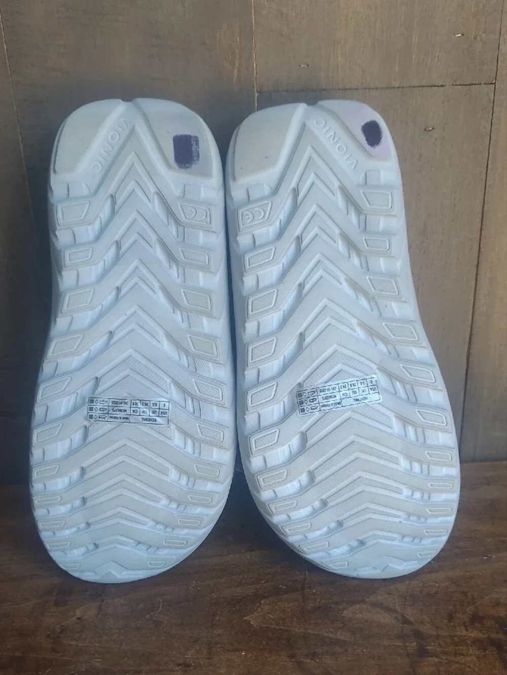 EUC Vionic Sandals Women's 8 Renewal Slide Grey Orthotic Platform Sandal